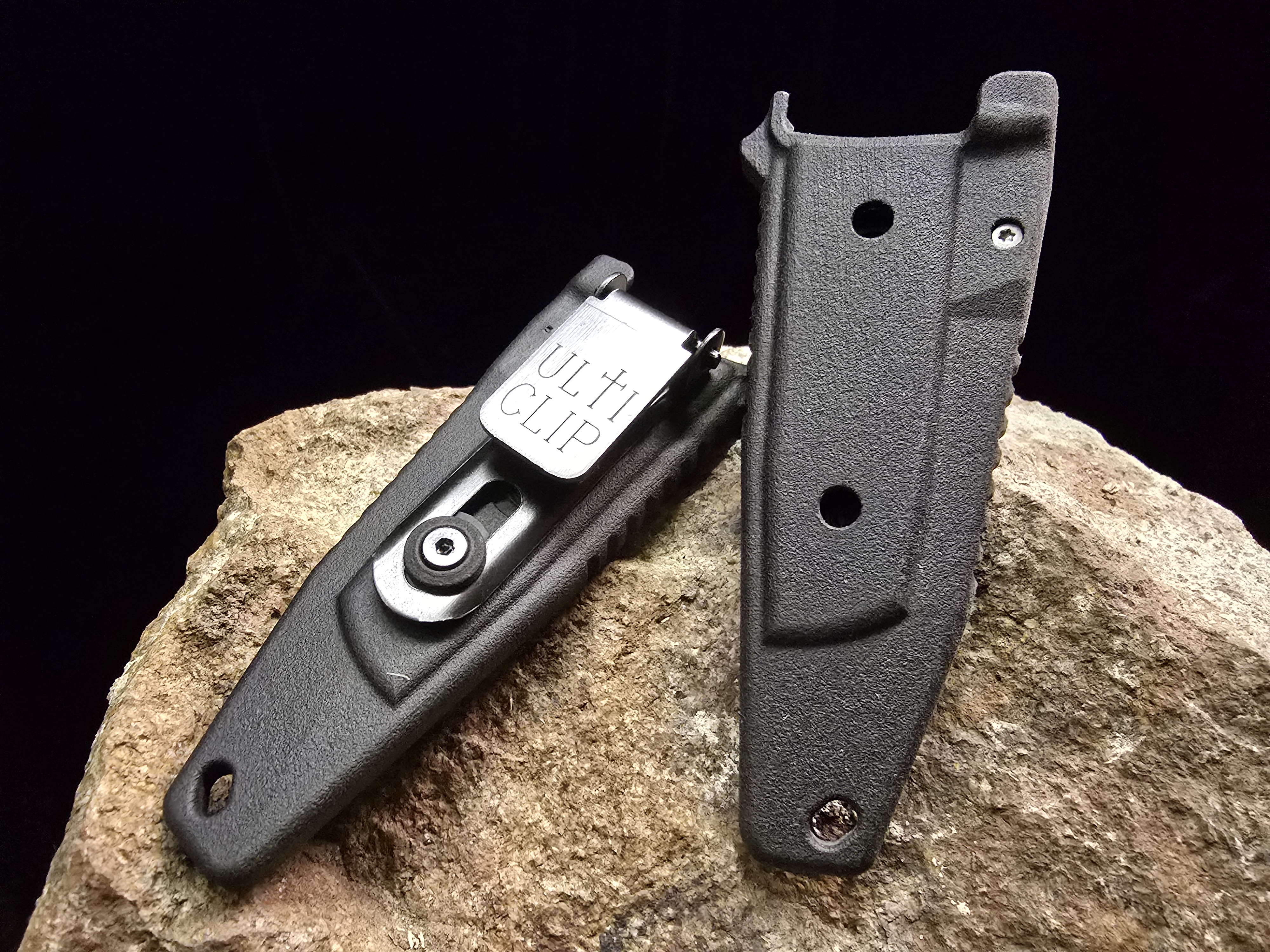 ShorTi Floe mit Droppoint Klinge in MagnaCut und PA11-MOD Scheide